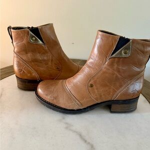 Stylish Brown Leather Ankle Booties